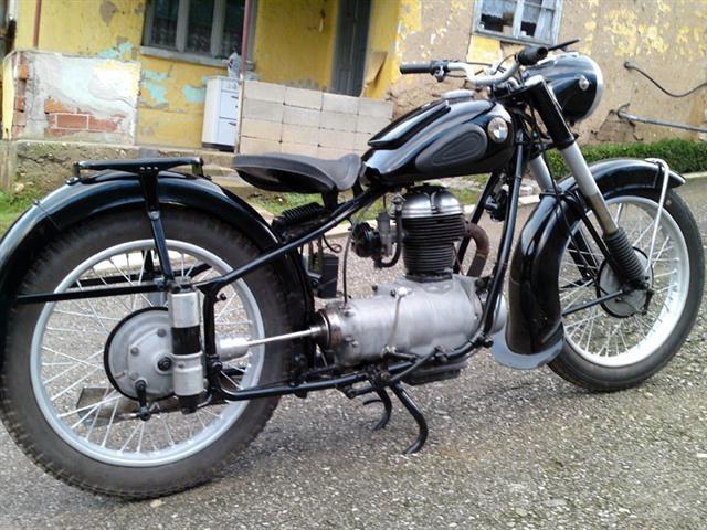 BMW  R25