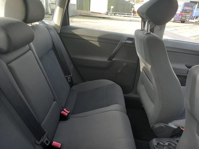 Auto u dolasku za Crnu goru.