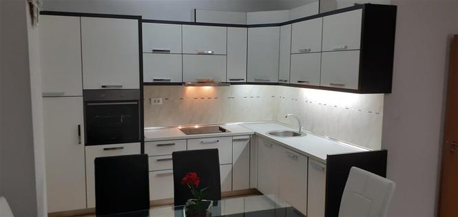 Prodajem jednosoban stan 59m² 