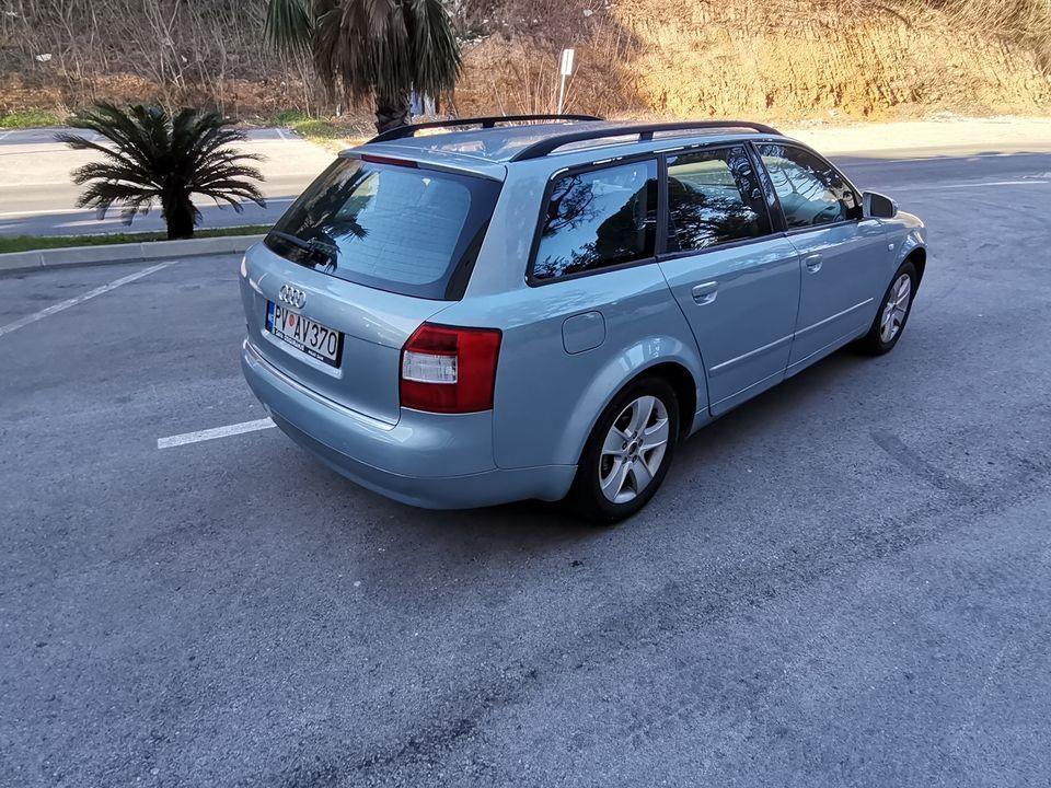 --AUDI-A4--