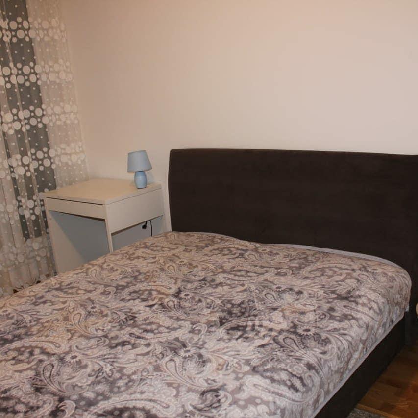 Izdajem-stan-50м2--6-blok--7-sprat--290-evra--Sve-info-viber