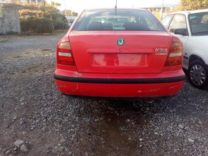 U djelove škoda octavia 1.6 bezin