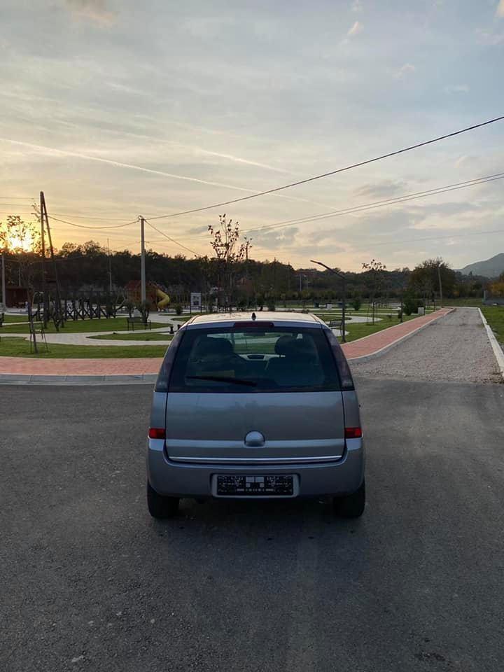 --PRODAJE-SE-OPEL-MERIVA