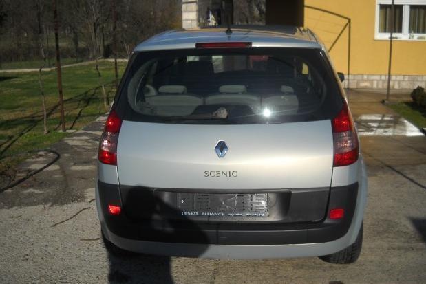 Renault---Scenic-1-5-dci
