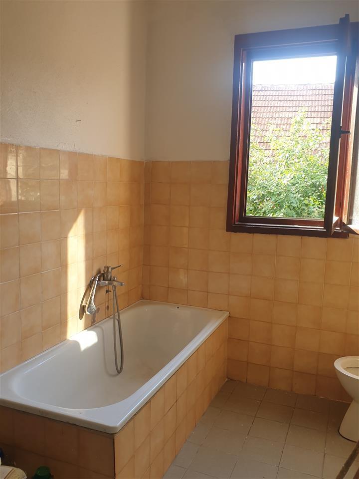 Izdajem-polunamesten-stan-100m2-blizu-centra
