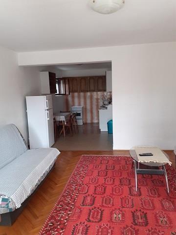 Izdajem-apartmane-Šušanj-Bar