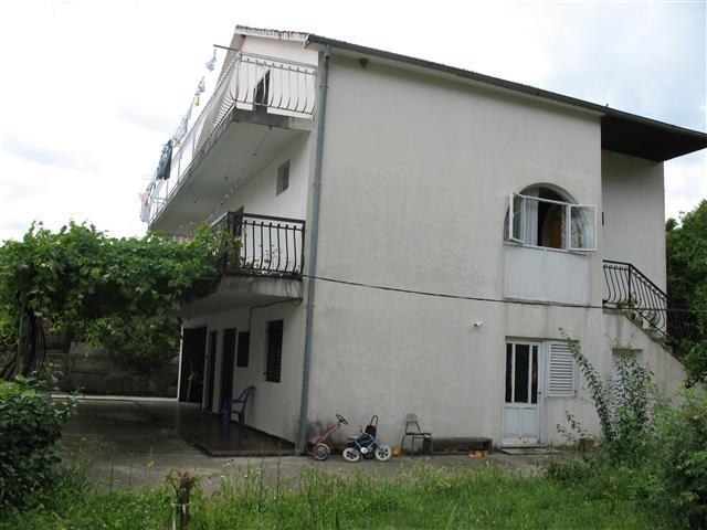 Kuca 345m2+plac 800m2 u Baosicima