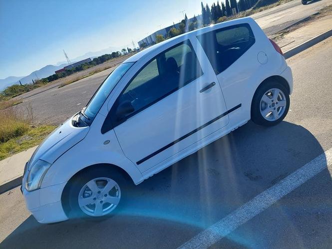 Citroenc2