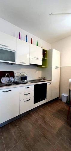 Izdajem stan u Budvi
