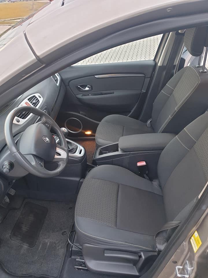 Renault-scenic-1-5dci-2010