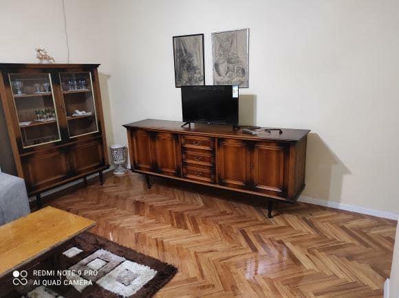 Izdajem stan od 100 m2 /3sobe, trpezarija, kuhinja, kupatilo