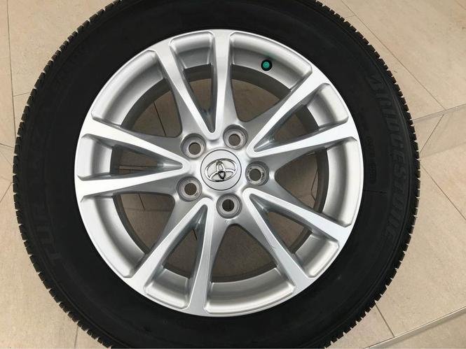 5x114,3 (205/60/16)
Toyota