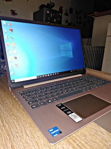 Prodajem nov Lenovo laptop
