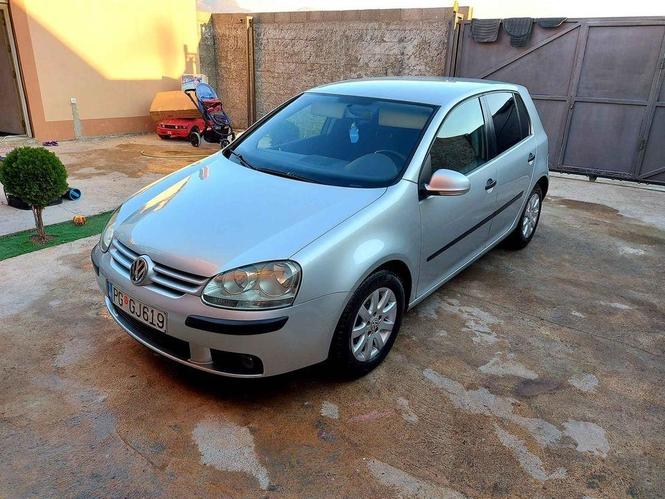 Golf 5 1.9tdi 77kw 04god