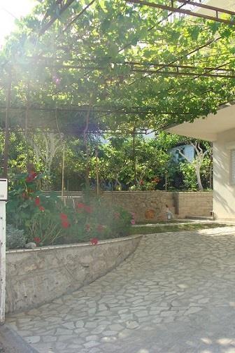 Izdajem-apartmane-Šušanj-Bar