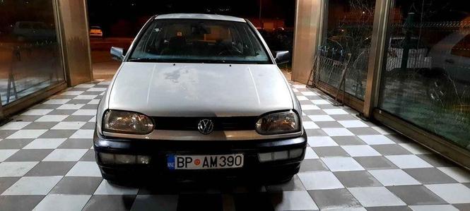 Prodaje se golf 1.9 suvi dizel