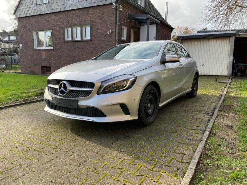Mercedes-Benz-A-180-