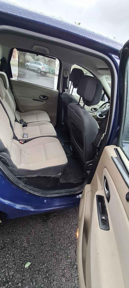 Renault--Scenic-1-5-dci