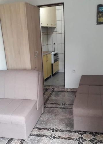 Izdavanje  mjesecno