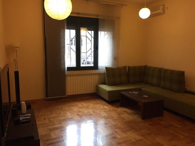 trosoban stan 90 m2, namjesten, centar