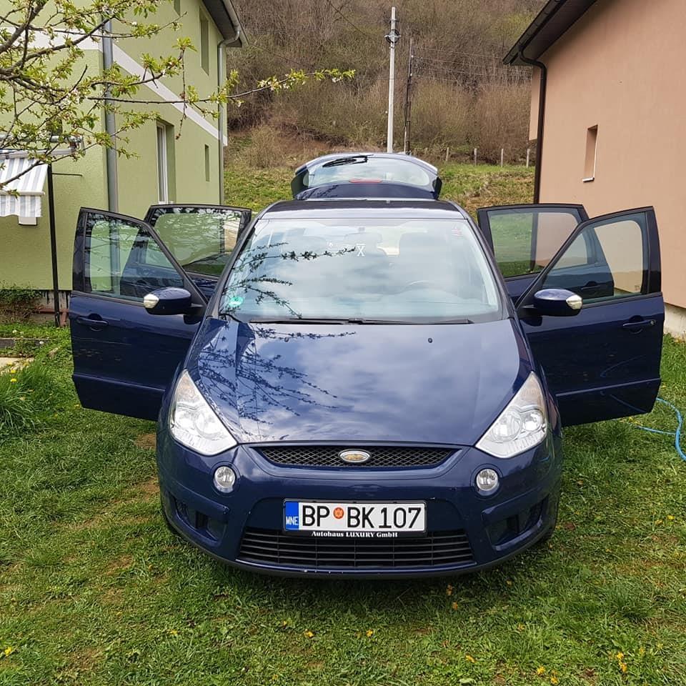 Ford-S-Max-2010