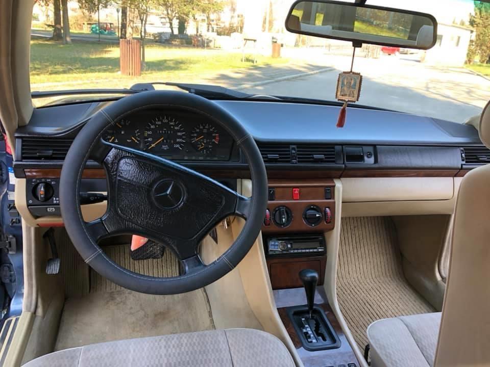 Mercedes-E230-1993--God