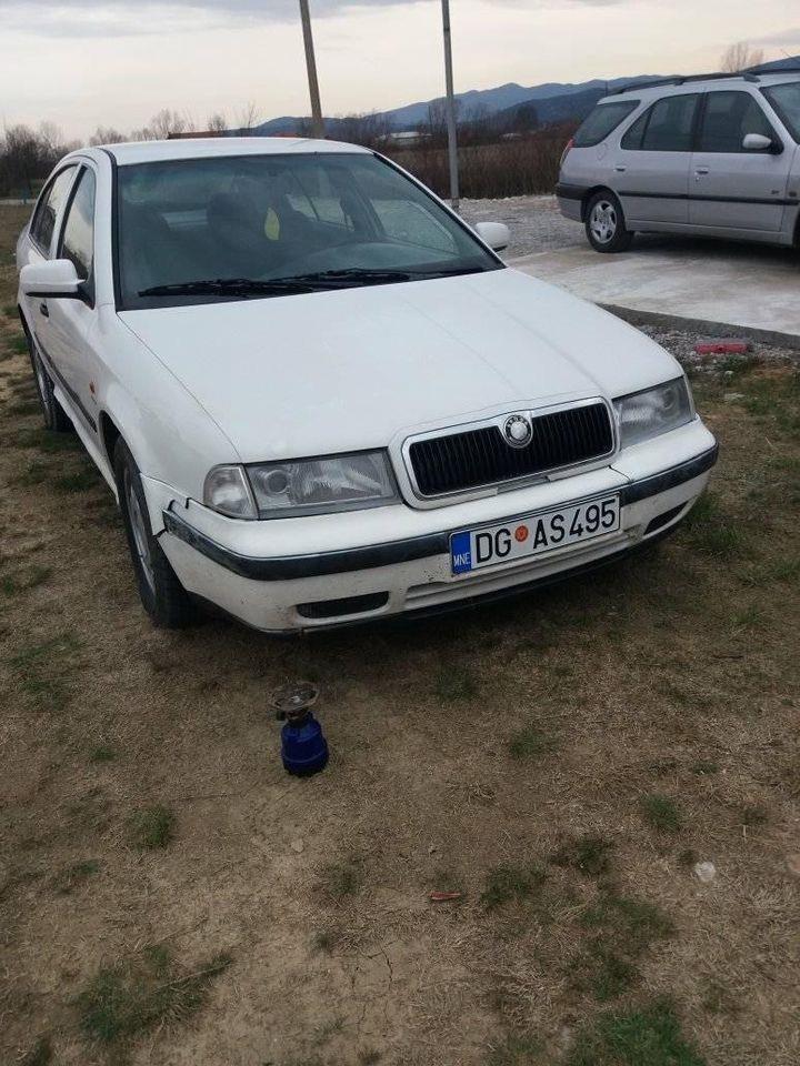 SKODA-OKTAVIA-1-6-PLIN
