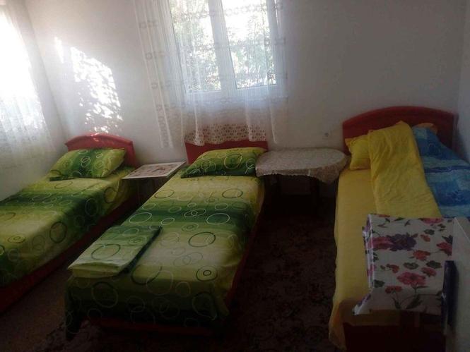 Izdajem smjestaj u Kotoru(Skaljare) (Sobe i garsonjera) za j