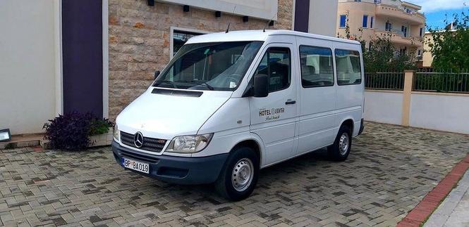 Mercedes Sprinter   220 CDI  putnicki 8 + 1 
Godina proizvod