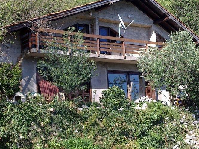 Kuca od 150m2 u Kotor