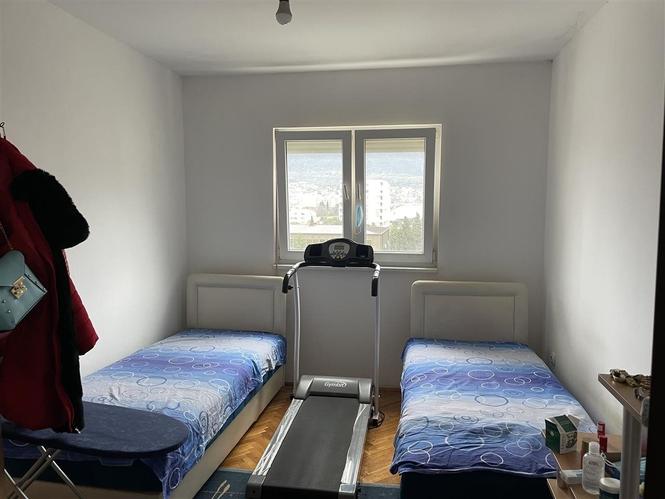 PRODAJA TROSOBNOG STANA BAR