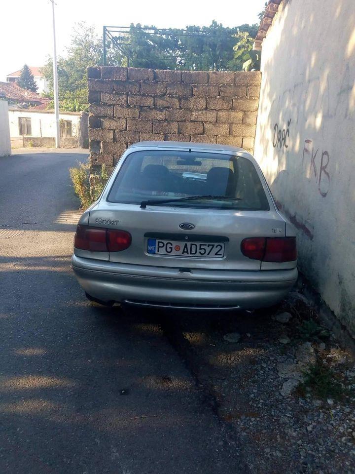 Ford-Eskort-1-6-benzin