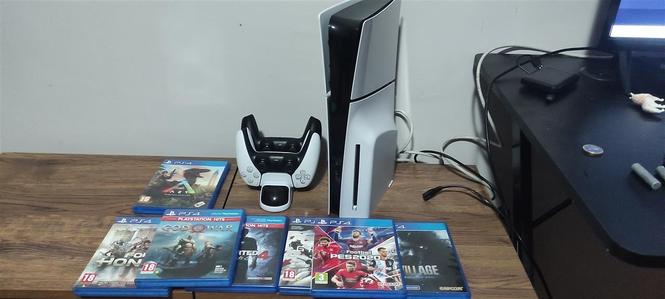 prodajem play station 5 slim godinu garancija