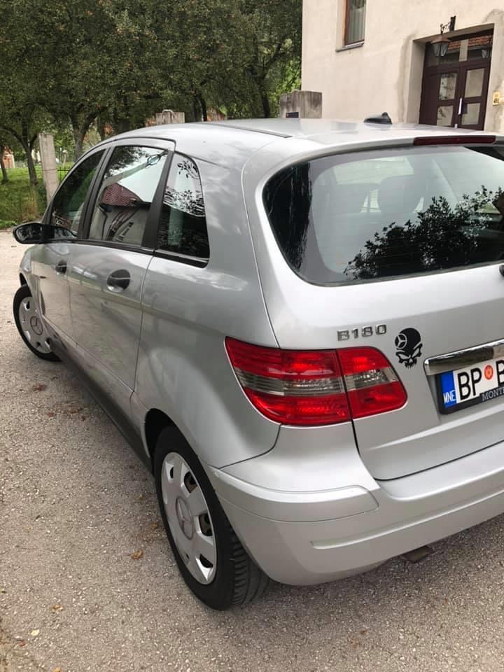 Mercedes-B180