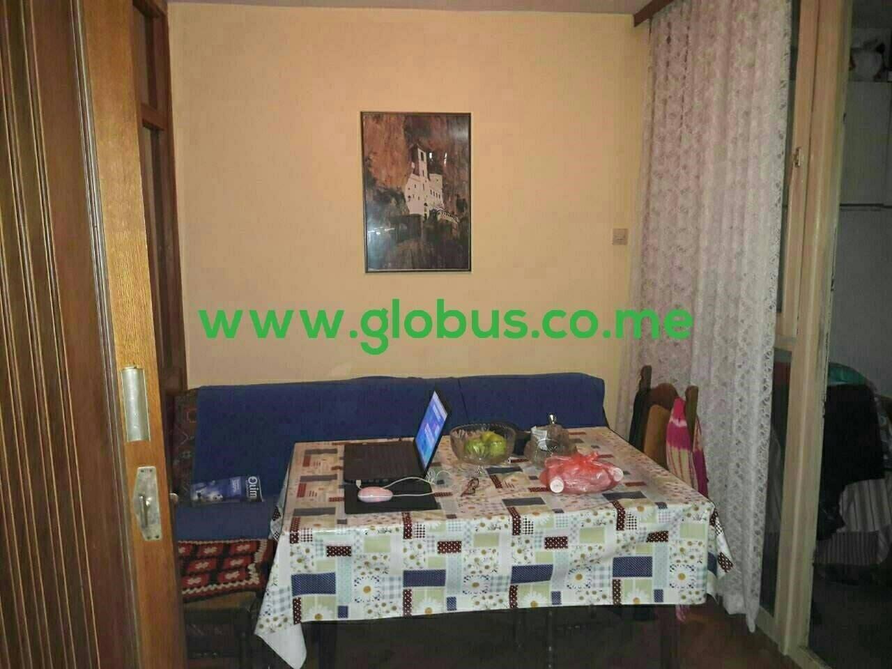 PRODAJA--JEDNOSOBAN-BLOK-V--VOJNA-ZGRADA-
