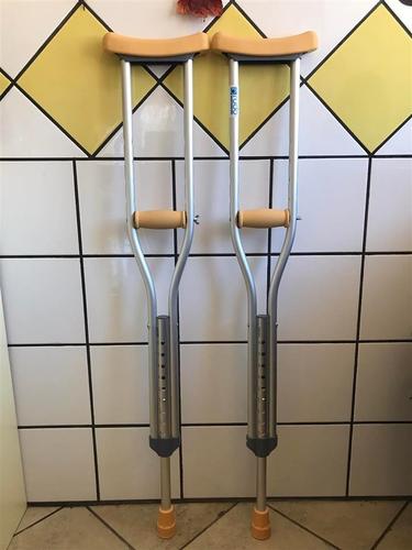 Aluminijumske potpazušne podesive štake