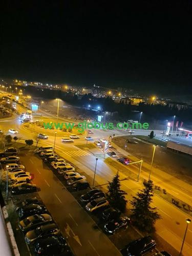 IZDAVANJE, JEDNOSOBAN PRAZAN STARI AERODROM