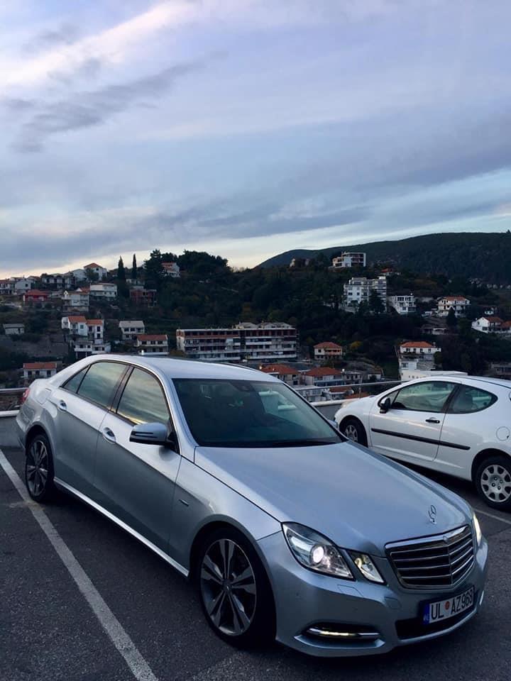 MERCEDES-E220