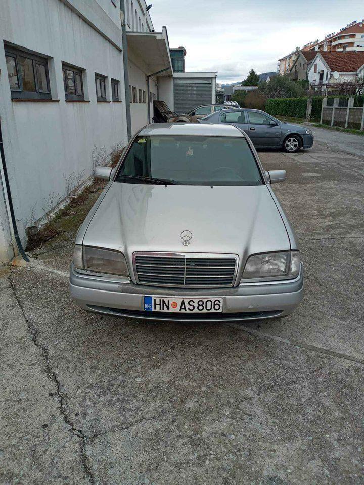 Mercedes-c200-55kw-95godiste