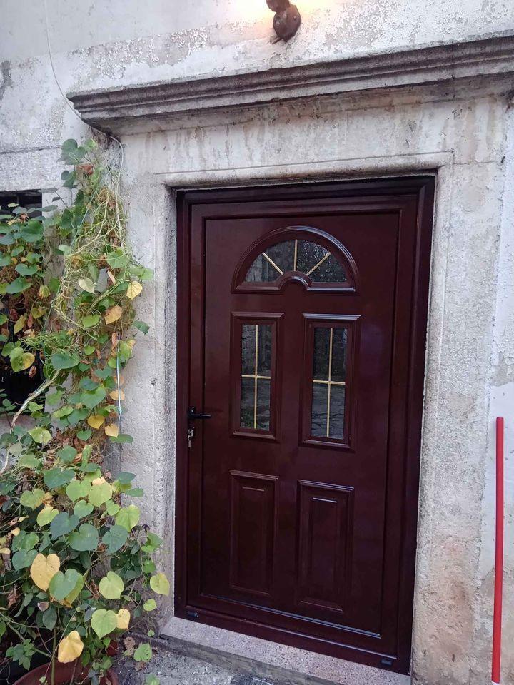 067833803