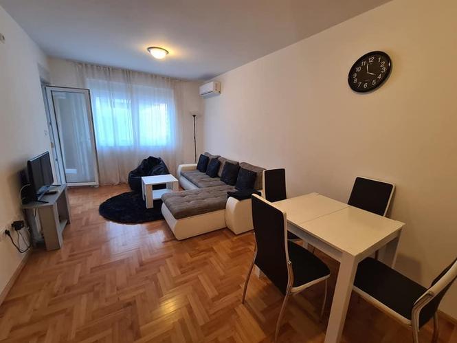 Jednosoban stan kod fakulteta, budva