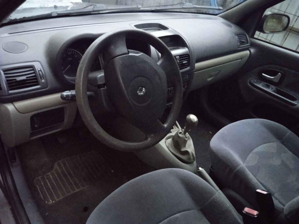 Reno-clio-2003