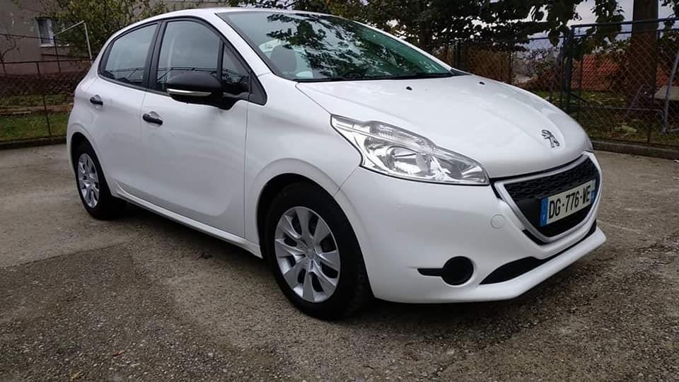 Peugeot-208