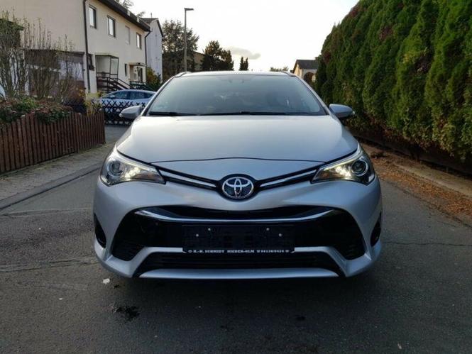 Toyota Avensis 