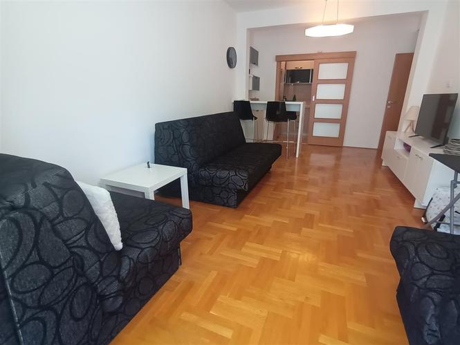 Stan kod nove osnovne skole, Budva