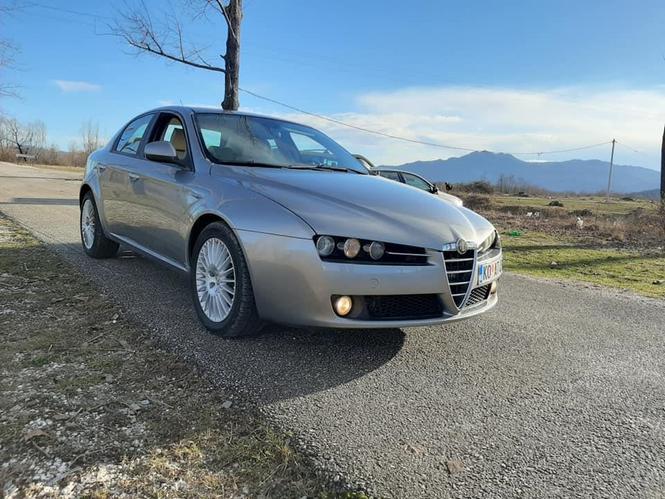 Alfa Romeo 159