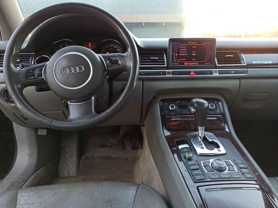 Audi-A8-4-2--2002godina--246kw