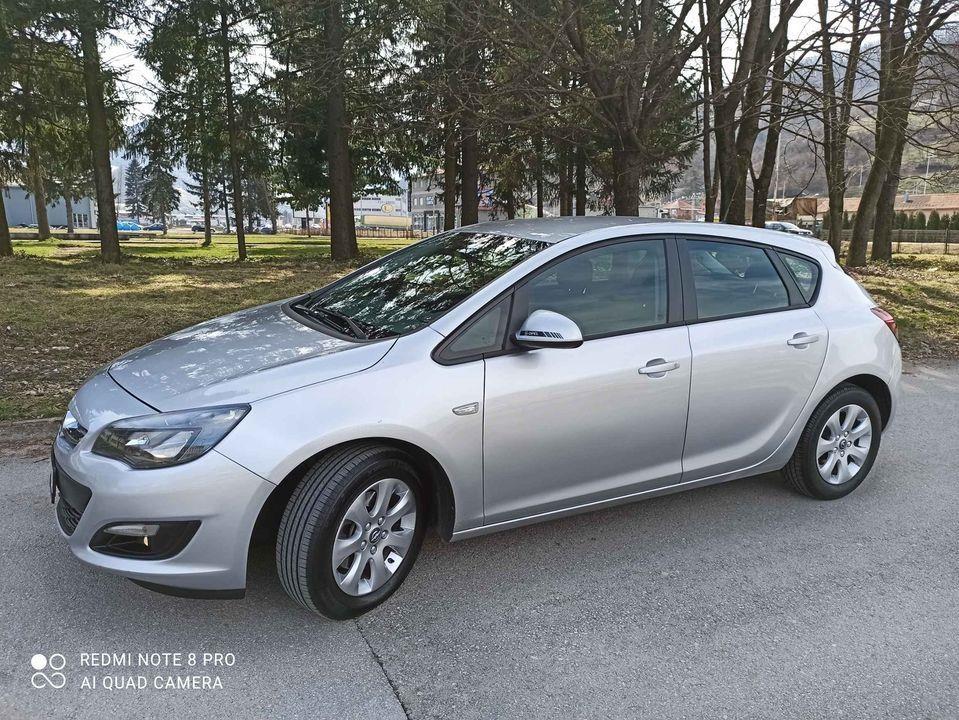 OPEL-ASTRA-1-6--2015-god-