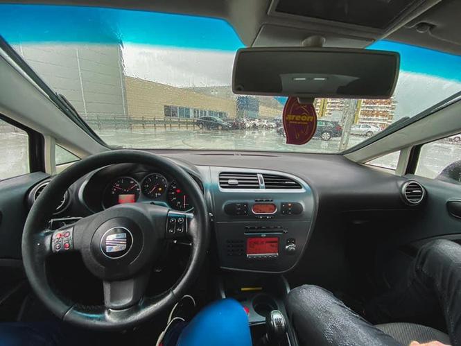 SEAT LEON