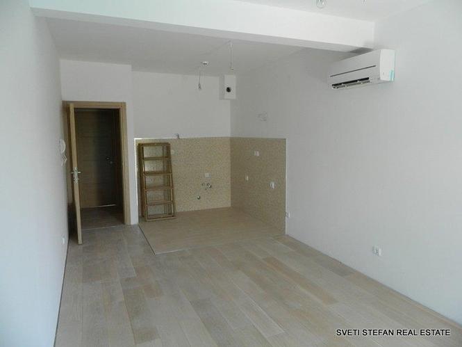 Stan povrsine 48 m2 u novoj zgradi u Prznu